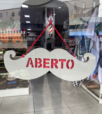 Placa Aberto/Volto Já Bigode